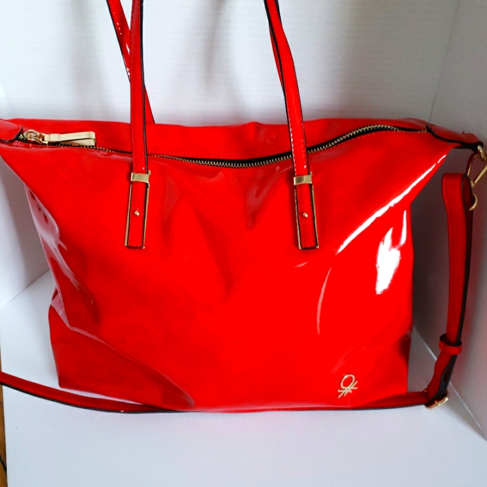 Red tote